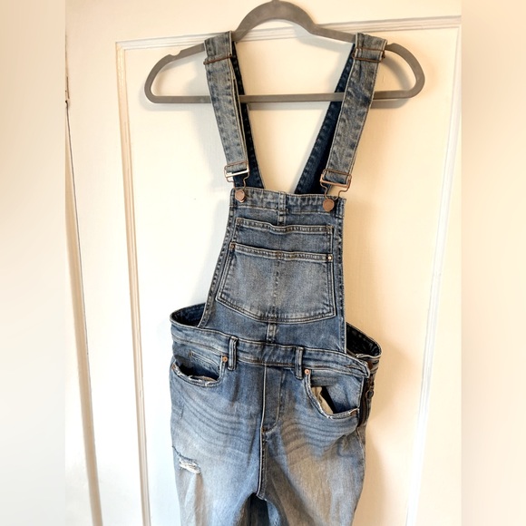 BLANK NYC - Slim Girlfriend Overalls - Picture 2 of 8